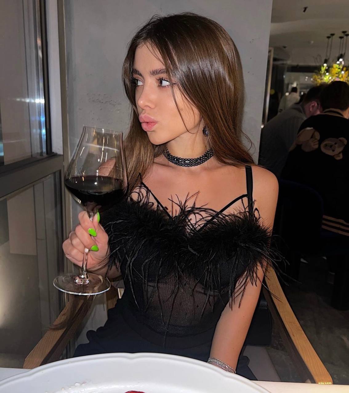 Escort Model Ella
